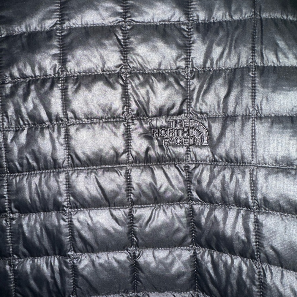 Black North Face plus size jacket size 3X.